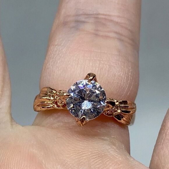 💛 Rose Gold Plated CZ Flower Shank Ring - Picture 2 of 5